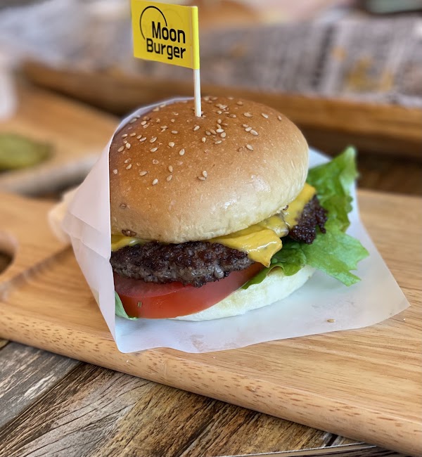 Moon Burger 5