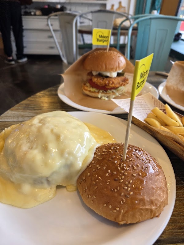 Moon Burger 3