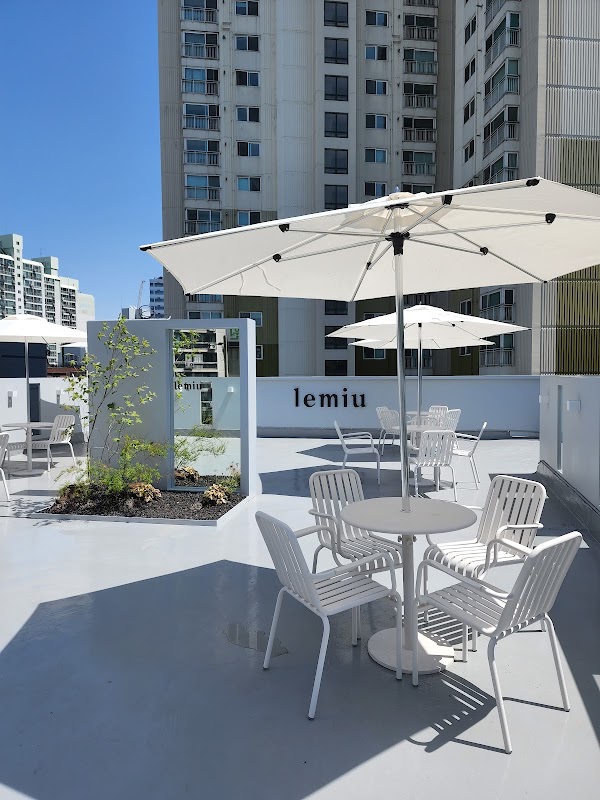 Lemiu Cafe