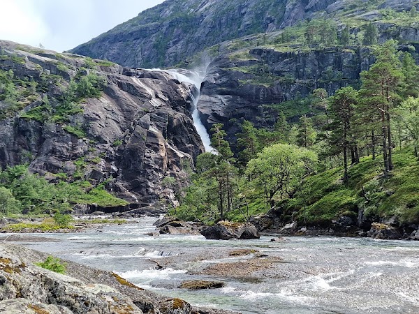 Husedalen valley parking 1
