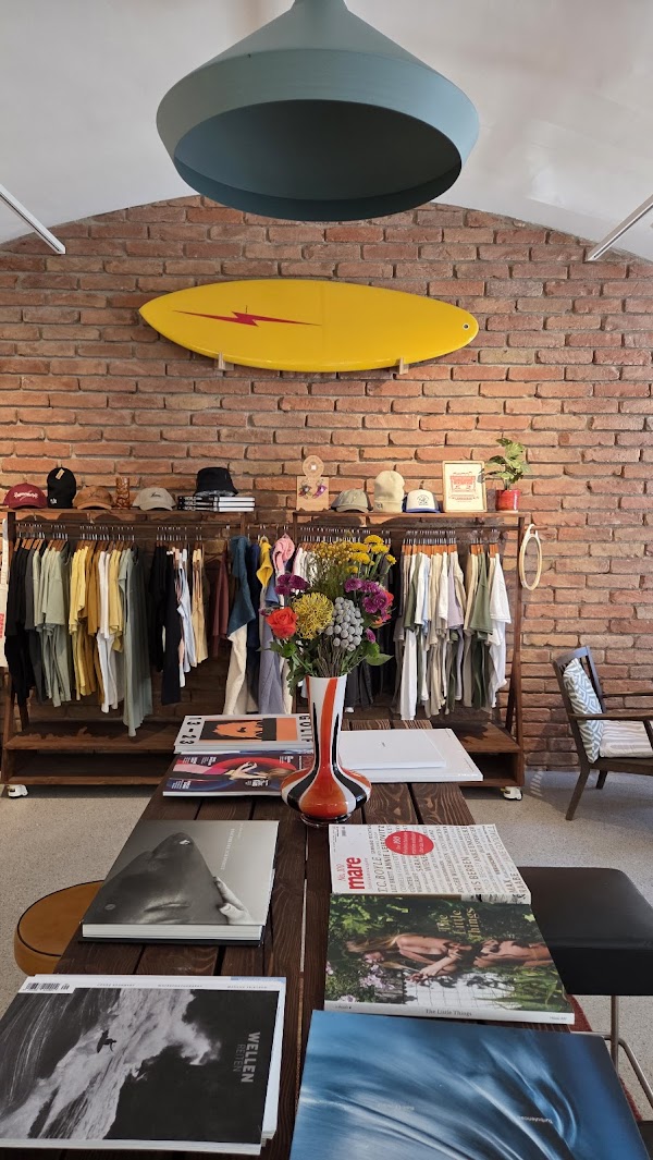 Landlocked - Coffee & Surf Co. Vienna