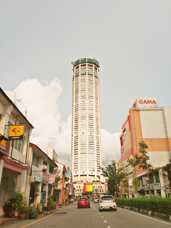 Komtar 4