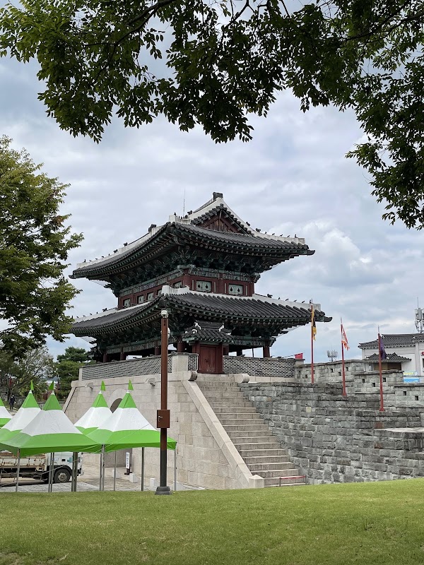 Chokseongnu Pavilion 3