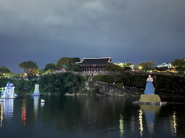 Chokseongnu Pavilion 2