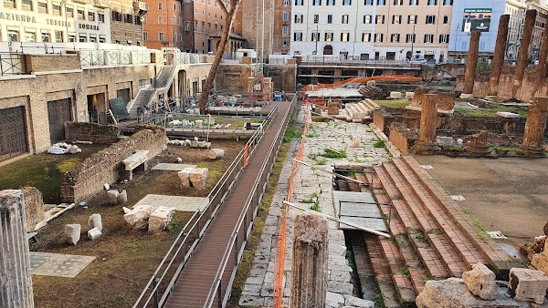 Largo di Torre Argentina 3