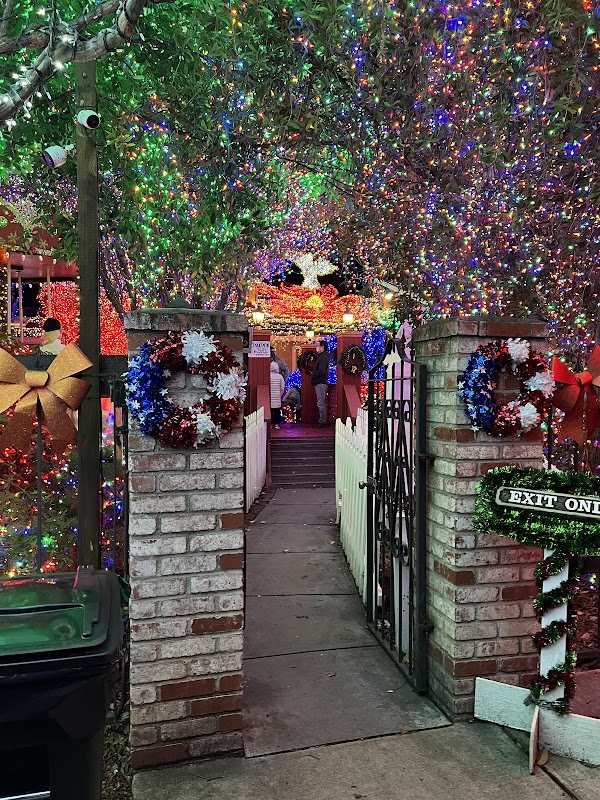 Casa del Pomba - Deacon Dave's Christmas Display 3