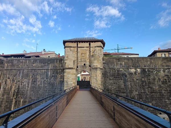 San Nikolas gate