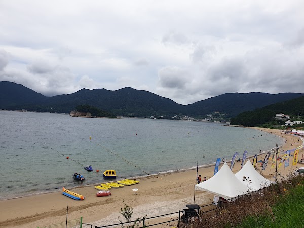 Gujora Beach 4
