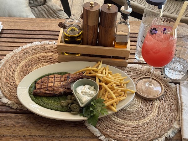 Zephyr Beach Club 4
