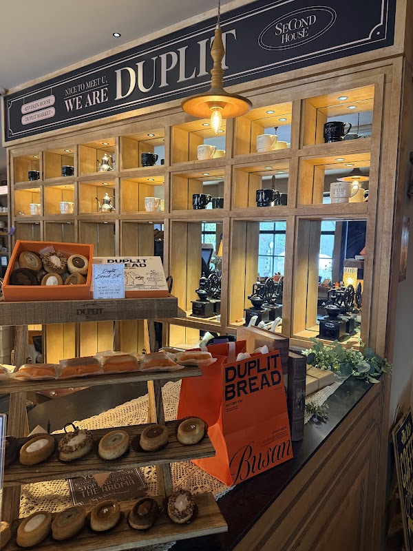 Duplit Stylish Café in Gwangalli