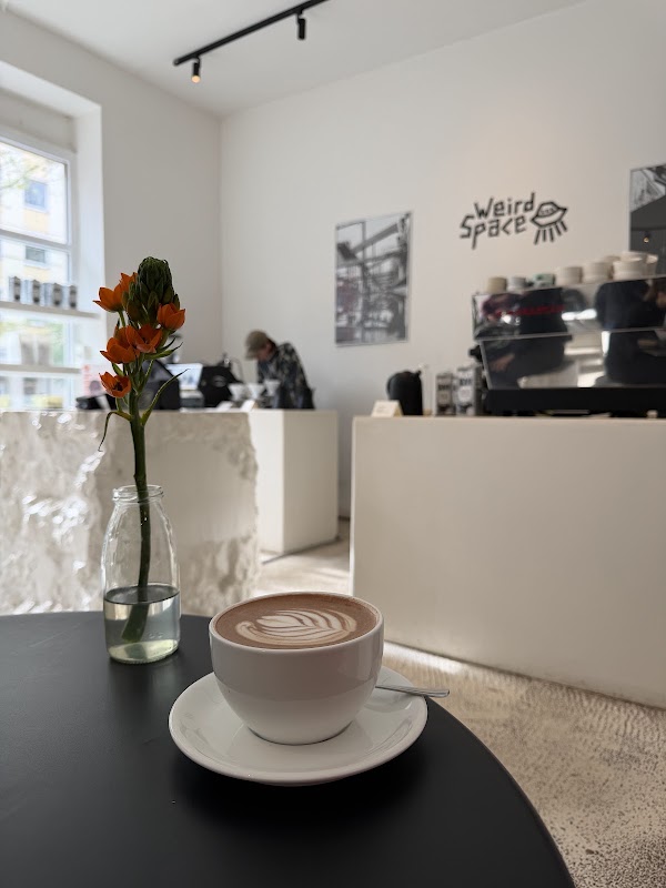 Weird Space Café Friedrichstadt 4
