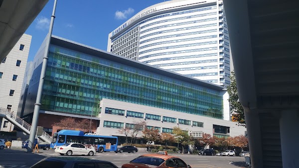 Sinchon Graffiti Tunnel 3