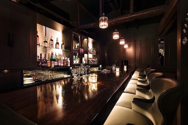 Sui Cigar Bar