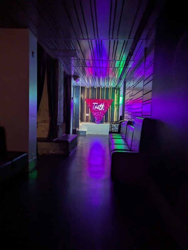 620 Jones 5