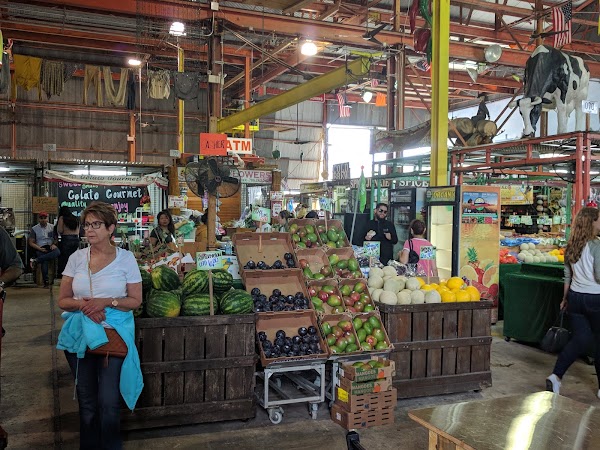 Yellow Green Farmers Market 4