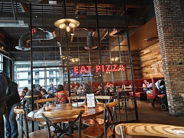 Giordano's 3