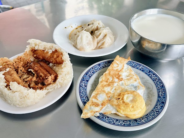五湖豆漿 (不定休，臉書公告休息日） 5
