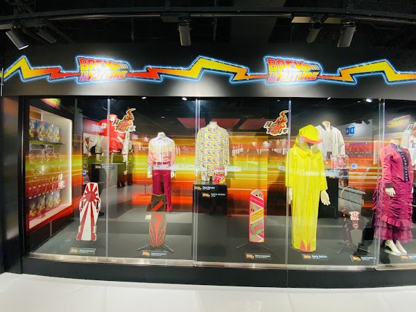 POP MART Tokyo: The Ultimate Toy Pilgrimage 🔫🎈 16