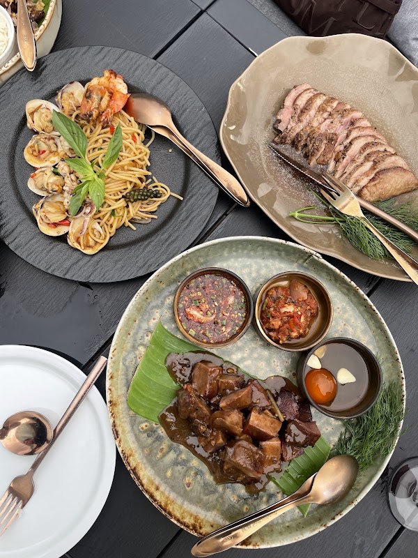 High Tide Eatery & Bar - BKK 2