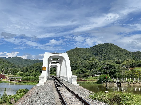 Tha Chomphu White Bridge (Saphan Khao) 5