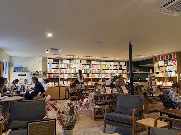 Flor Coffee + Books 1