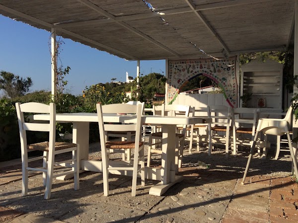 Hippy's Restaurant Beach Bar