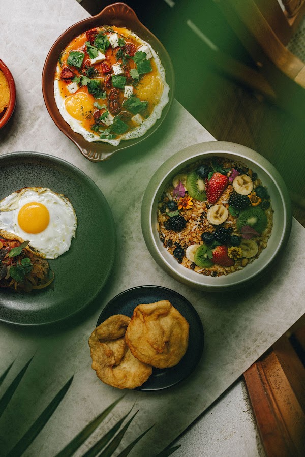 Kaandela Restaurant 4