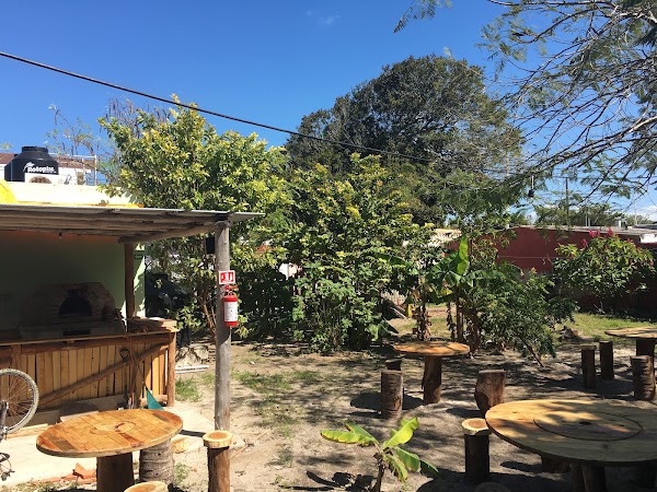 Roots Pizzas a la leña Isla Holbox