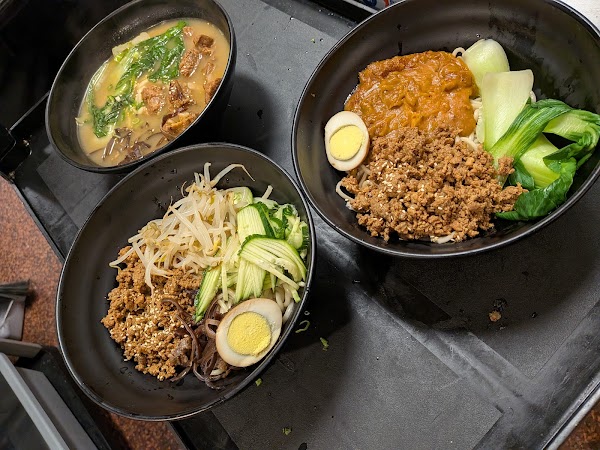 Chef Bai Noodles soup & Bao 白家老汤 4