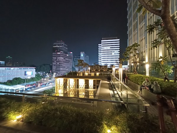 Sky Deck Sarinah 1