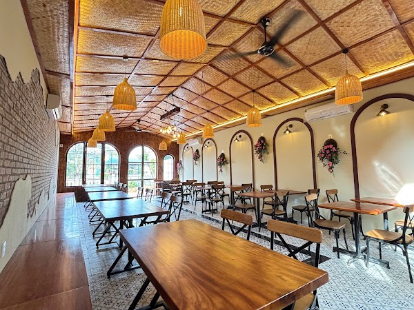 Phong Nha Coffee Station Vietnamese Food & Pizza