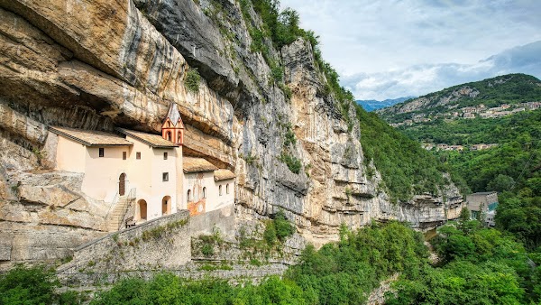 Eremo di San Colombano
