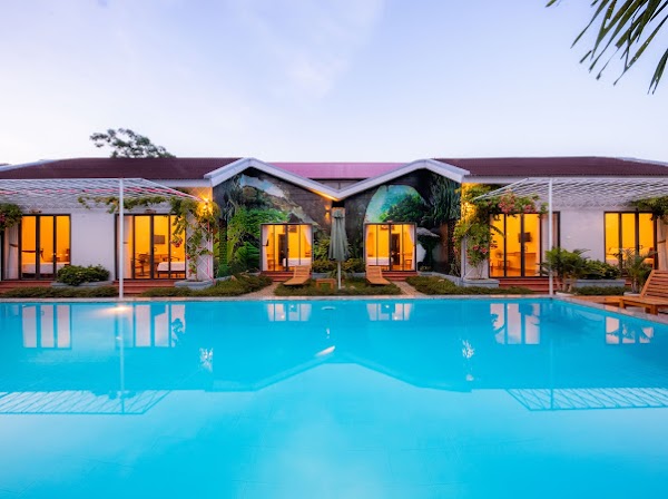 Commander Lodge