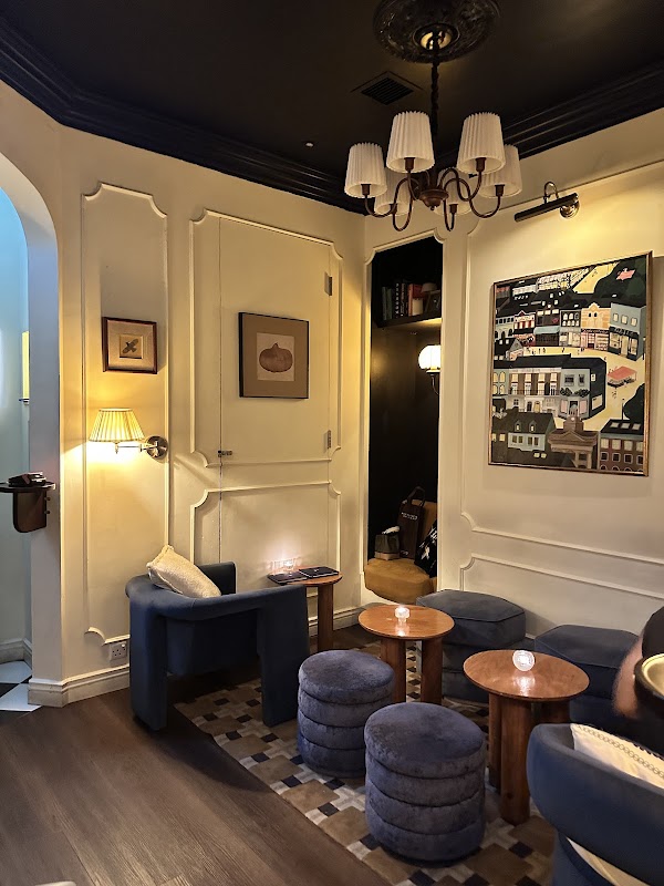 The Holywell’s Bar 2