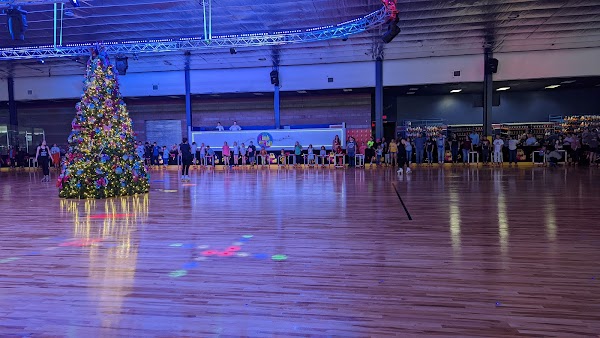 MCM Rink N' Roll Roller Skating Rink 4