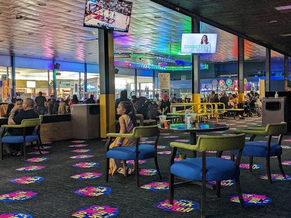 MCM Rink N' Roll Roller Skating Rink 3