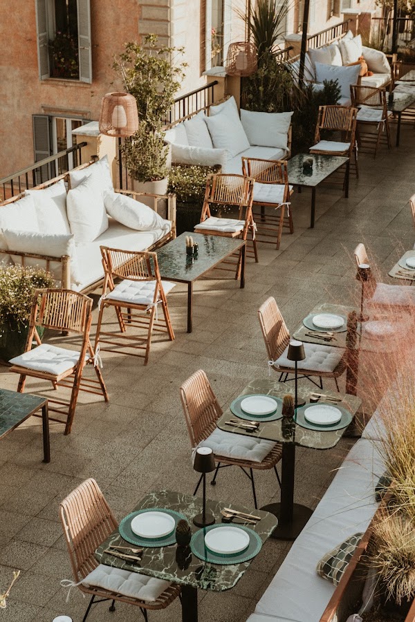 The Vista Rooftop Club
