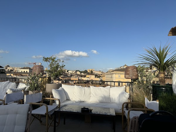 The Vista Rooftop Club 4