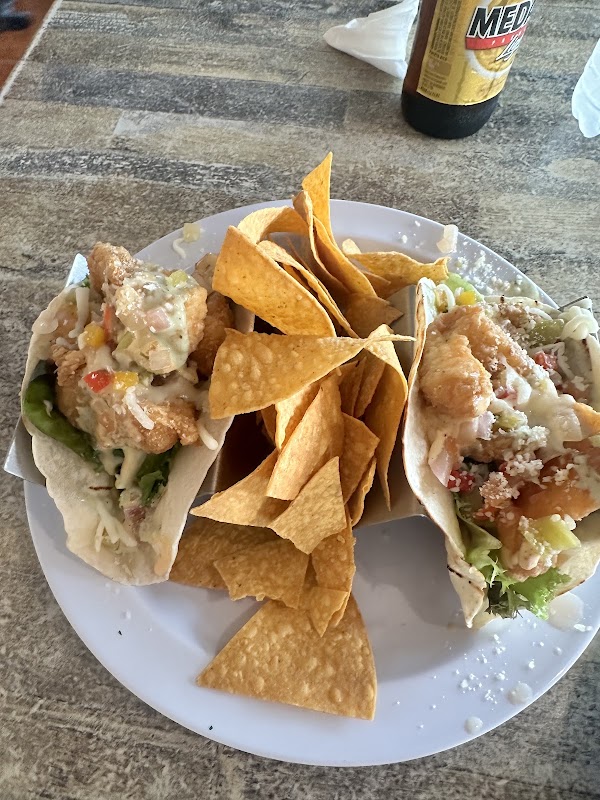 Rompeolas Bar & Grill 4