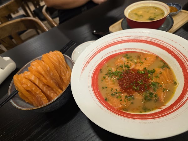SAKESHI - The Salmon House 4