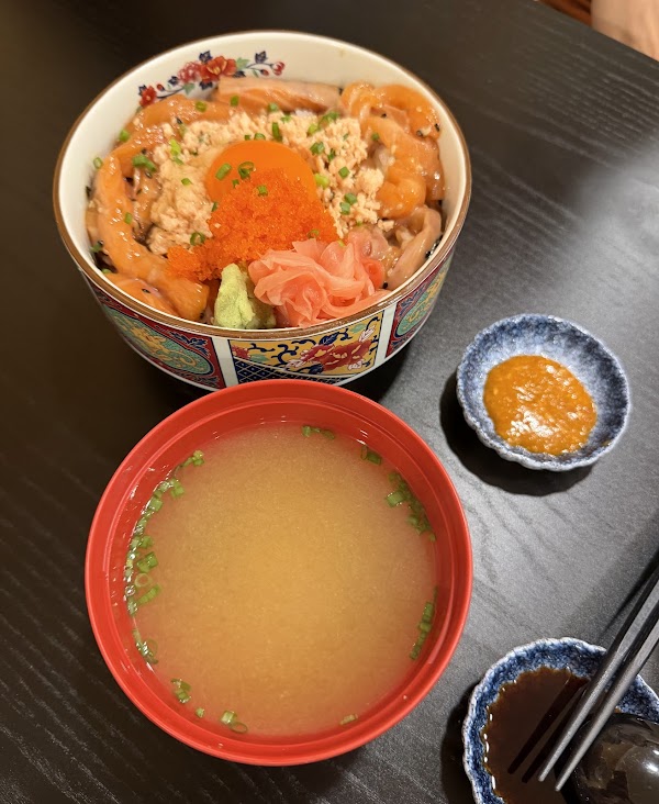 SAKESHI - The Salmon House 3