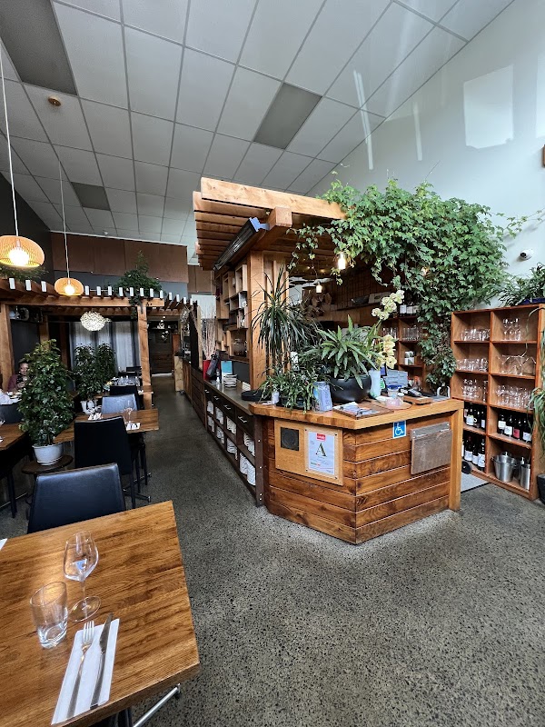 Chikos Restaurant & Cafe