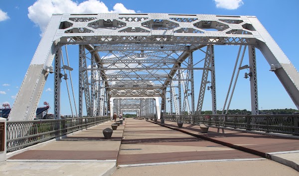 The John Seigenthaler Pedestrian Bridge 5