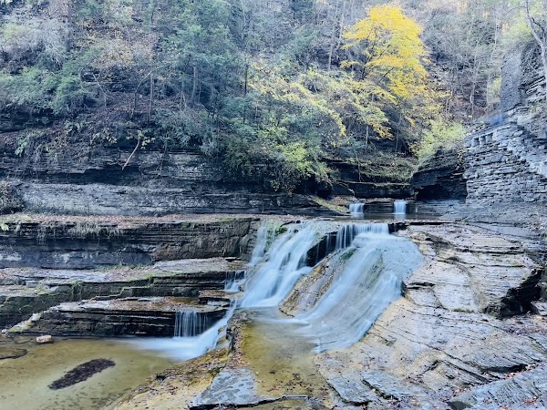 Lucifer Falls Upper Trailhead