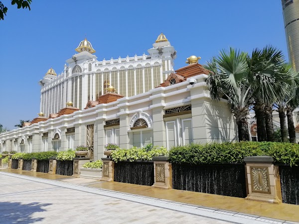 Grand Resort Deck 2