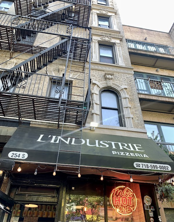 L'Industrie Pizzeria 1