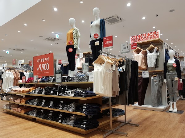UNIQLO Jeju Ido store 2