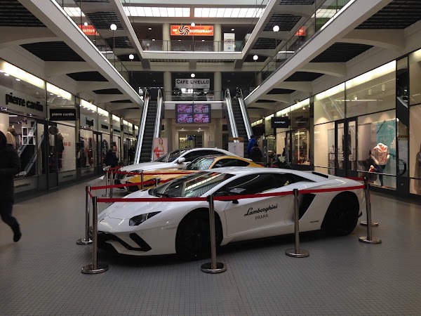 Shopping centrum Černá růže 2