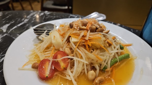 Laemcharoen Seafood EmQuartier 4