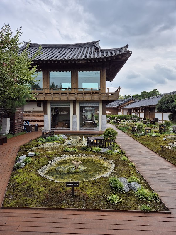 MyeongWol complex cultural space 4